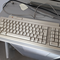 Fotografija eksponata Apple Keyboard II