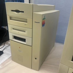 Fotografija eksponata Power Macintosh
