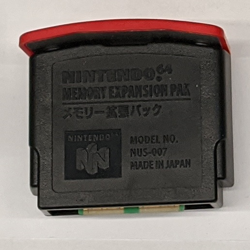 Fotografija eksponata Nintendo 64 memory expansion pak