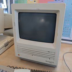 Fotografija eksponata Macintosh SE FDHD