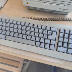 Fotografija eksponata Macintosh Plus Keyboard